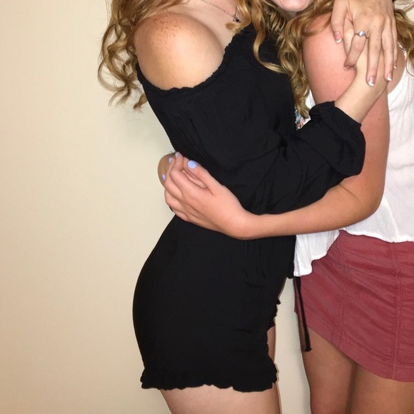 Brandy Melville (J. Galt) Off the Shoulder Romper - Picture 3 of 5